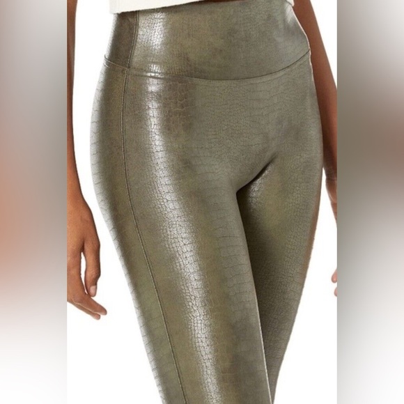 SPANX Faux Leather Croc Shine Leggings Small Darkened Olive 20303R NWOT - Picture 4 of 6
